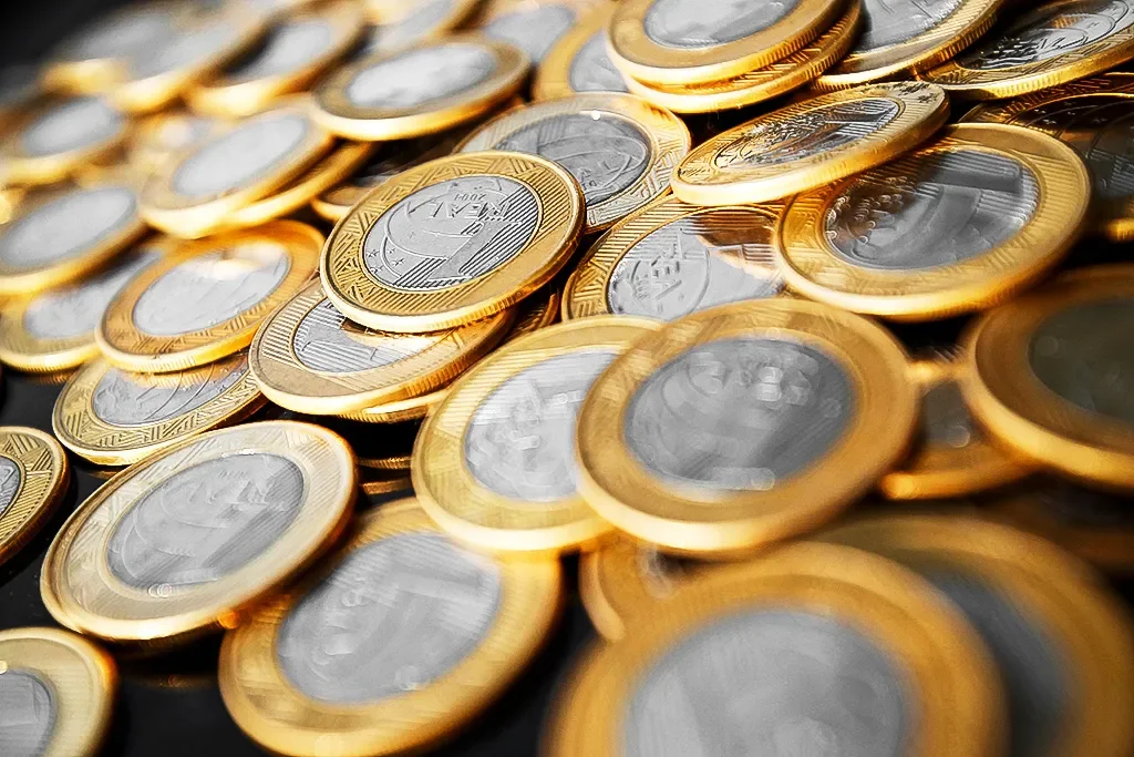 ACHOU UMA? Nova Moeda Comemorativa de R$ 1 Pode Valer MUITO!